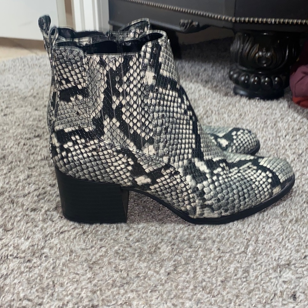 Brand new only worn once!!!